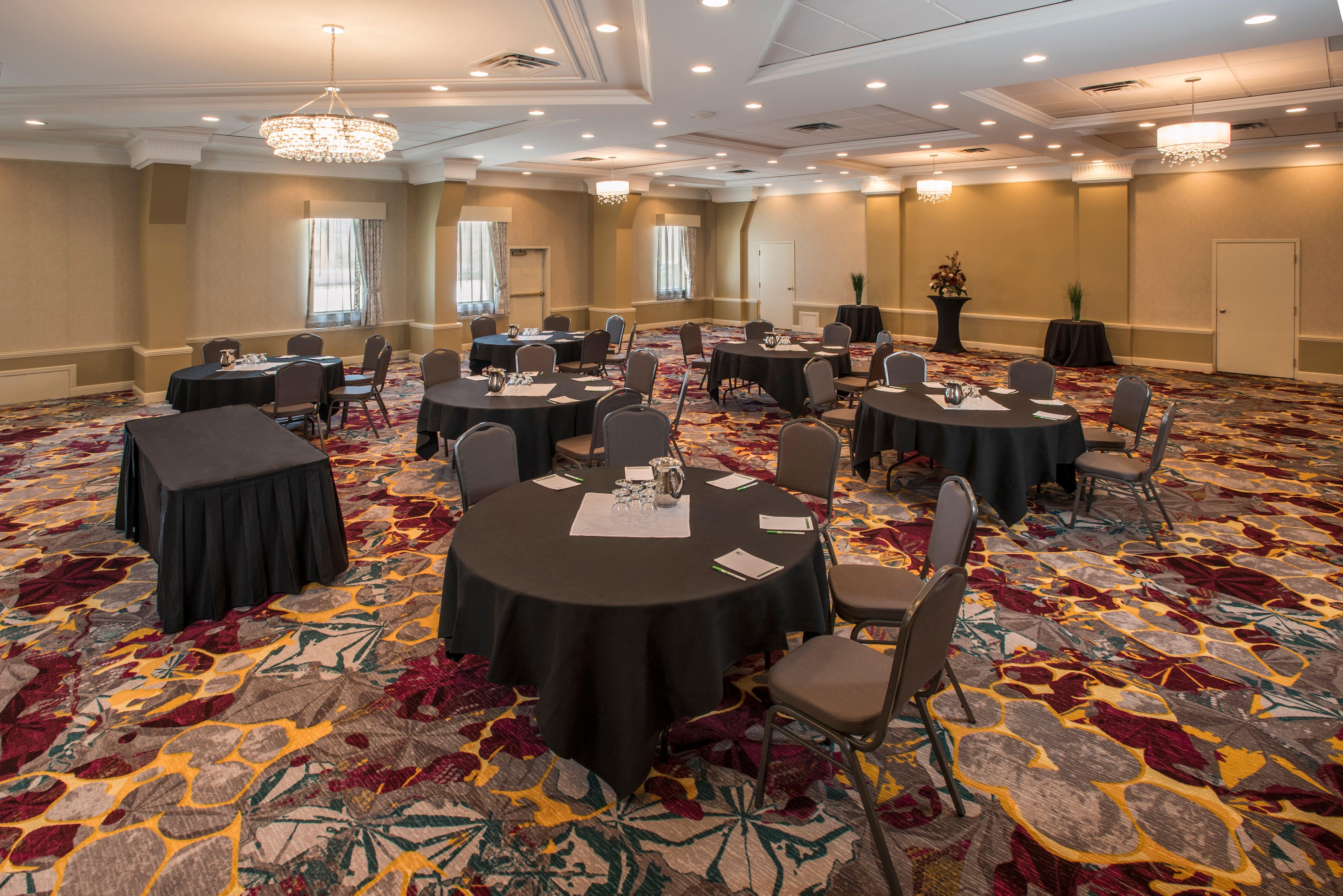 Holiday Inn Conference Centre Edmonton South By Ihg Екстер'єр фото
