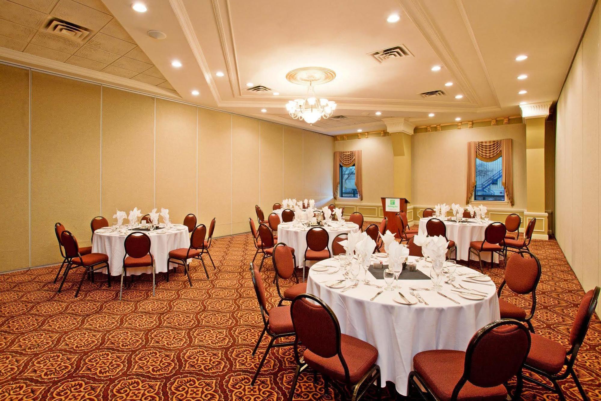 Holiday Inn Conference Centre Edmonton South By Ihg Екстер'єр фото