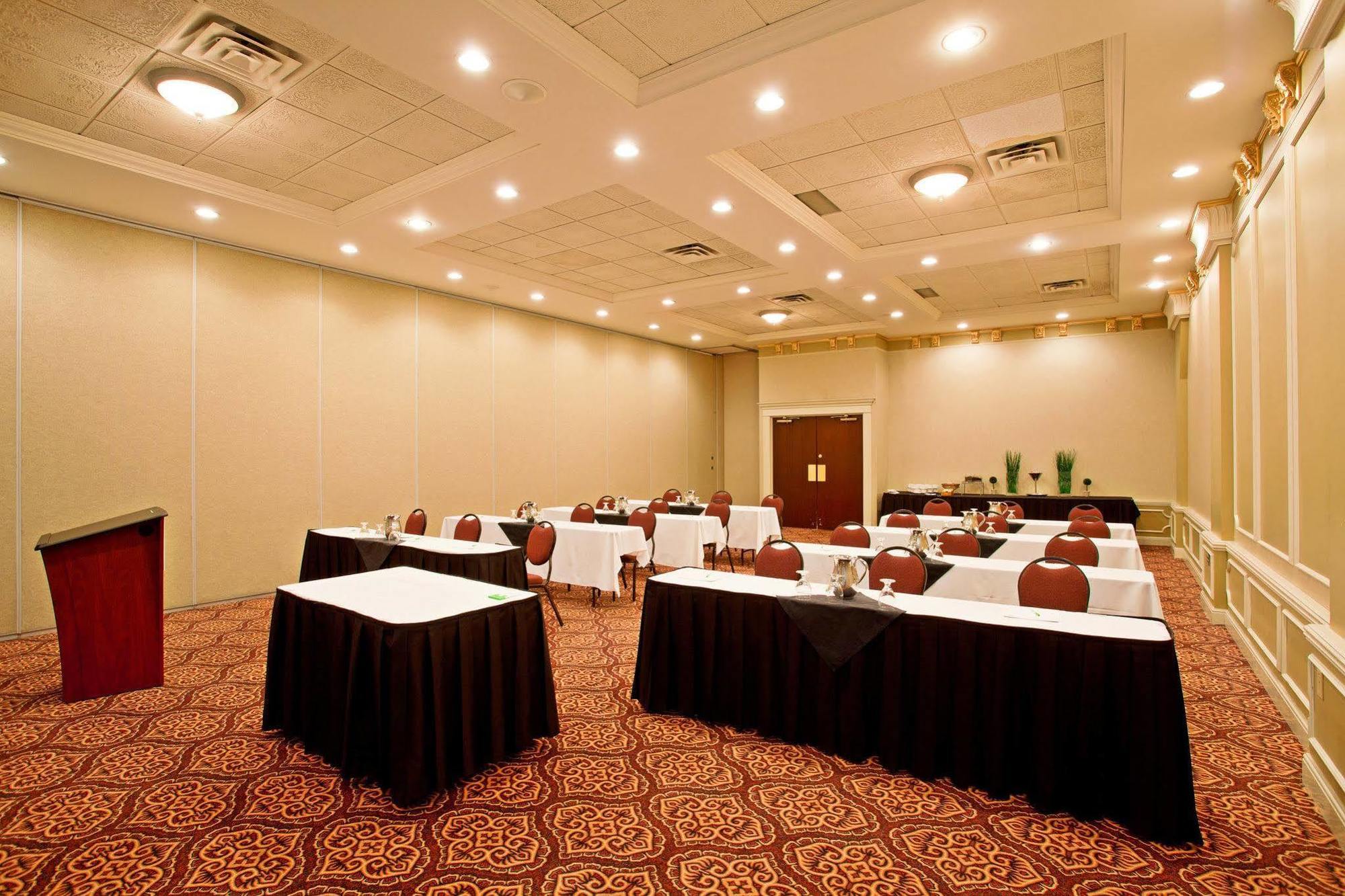 Holiday Inn Conference Centre Edmonton South By Ihg Екстер'єр фото