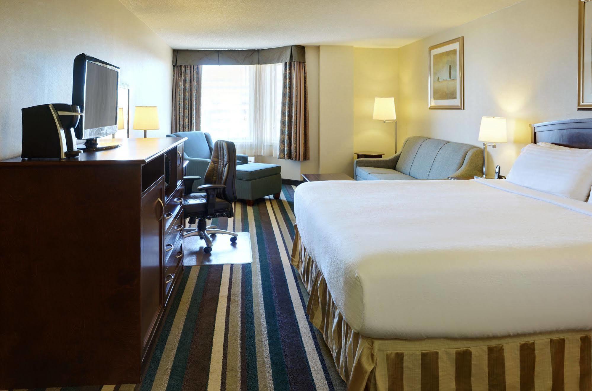Holiday Inn Conference Centre Edmonton South By Ihg Екстер'єр фото